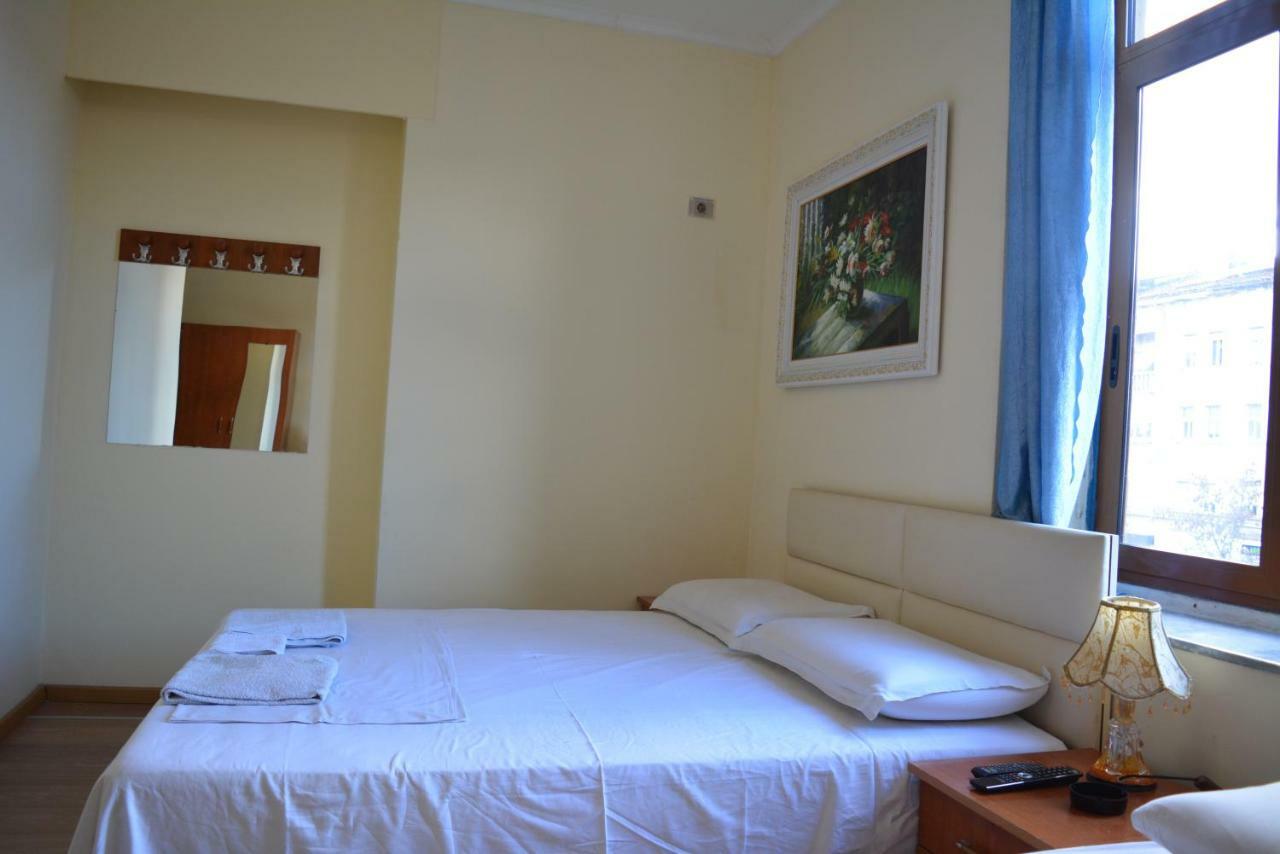 Hotel Republika Tirana Exterior photo